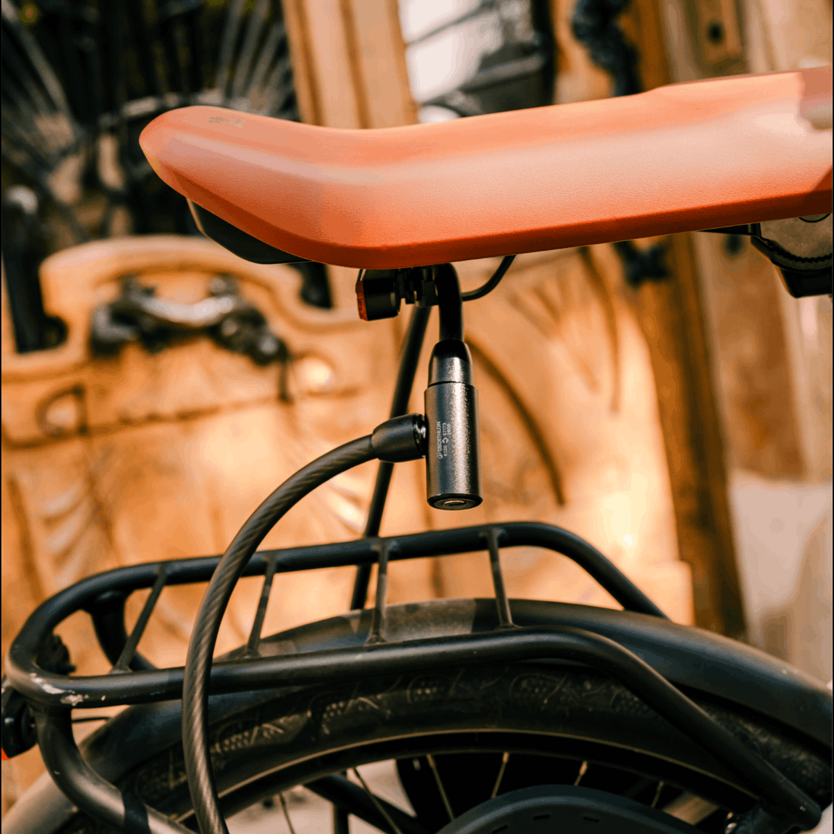 Anneau de Sécurité pour Câble Antivol + Feu Arrière LED - Selle Jallot